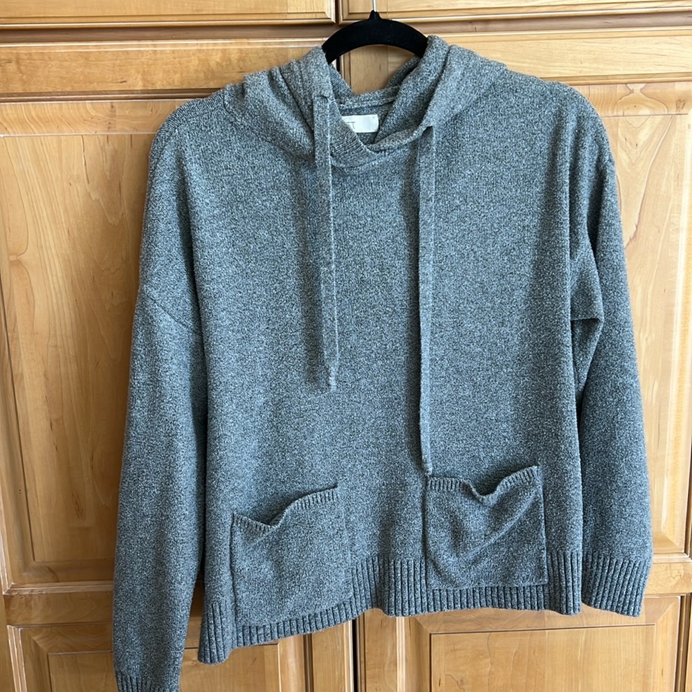 Loft hooded pullover sweater with pockets
